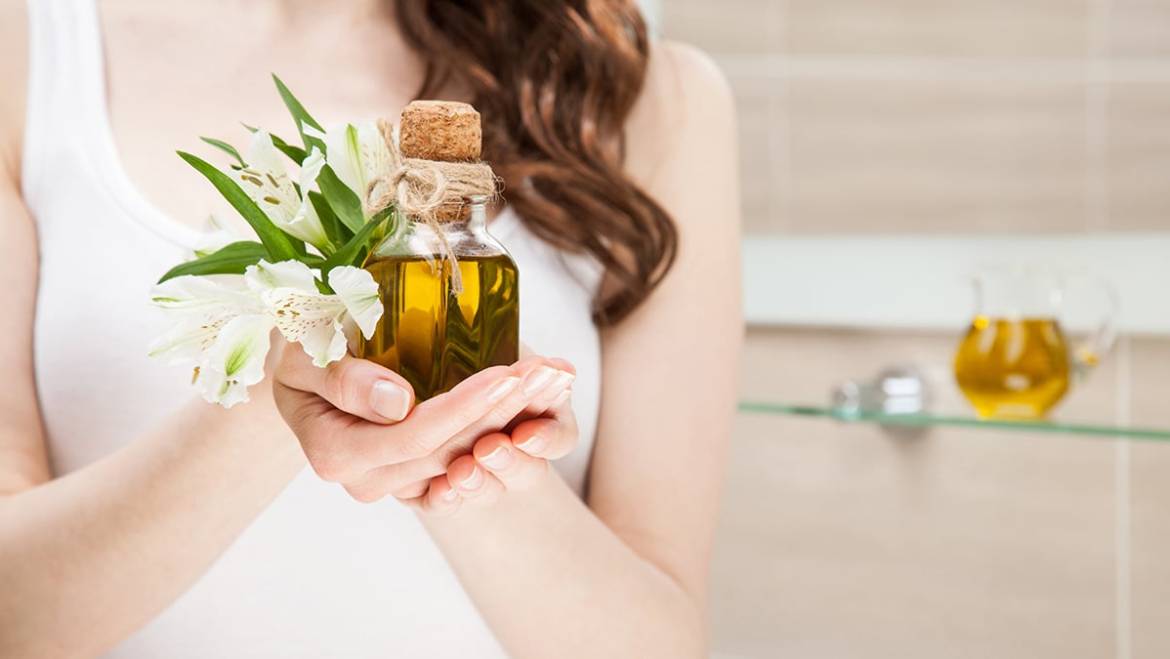 11 Irresistible Benefits of Olive Oil For Skin